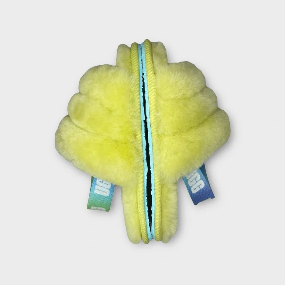 UGG lime pale